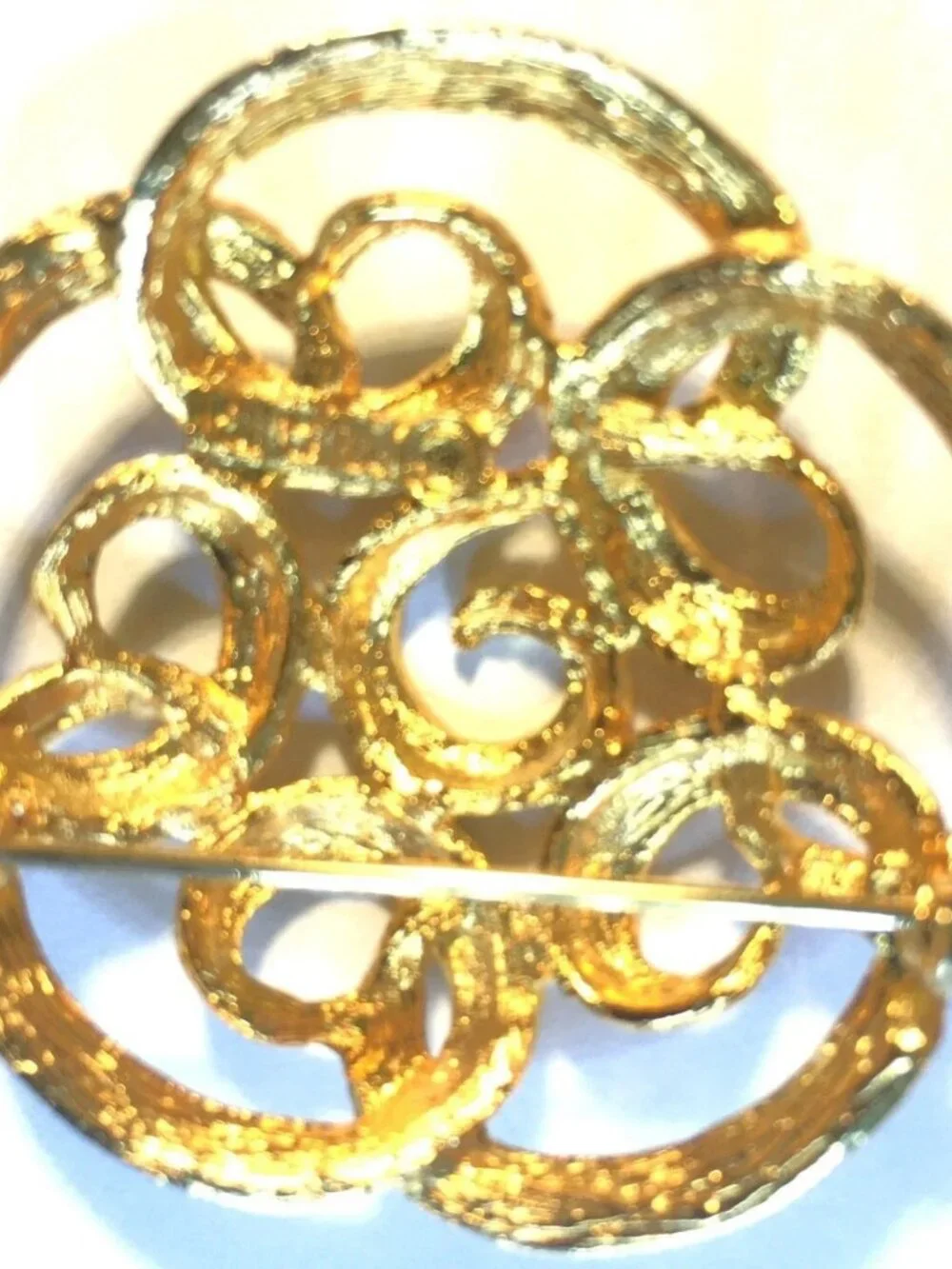 Vintage 1960's Sarah Coventry Signed Modernist Gold Tone Swirl Brooch Pin 1.75